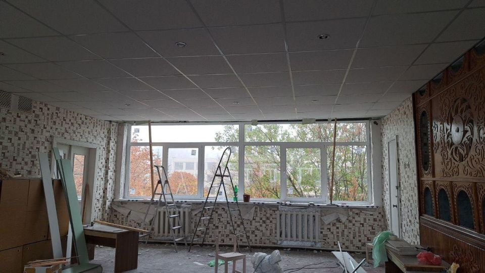 Нижегородские подрядчики приступили к частичной замене окон в детсаду № 1 Харцызска