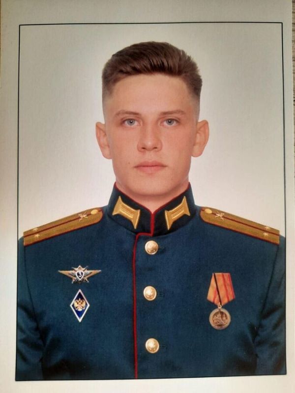 В "Артеке" открыли бюст Герою России Назару Енину