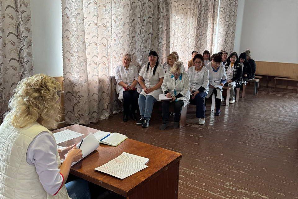 Нина Кипа провела встречу с коллективом больницы Кировского