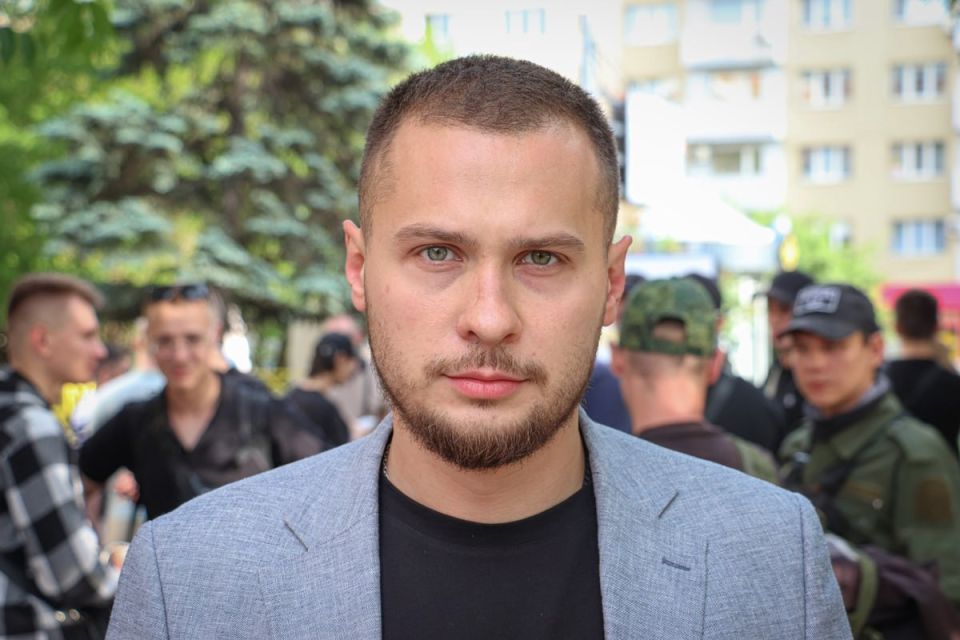 Роман Конев: Сегодня свой день рождения празднует заместитель Председателя Правительства Донецкой Народной Республики Кирилл Макаров