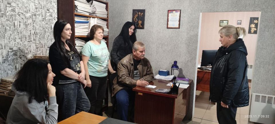 Лидер общественного мнения Виктория Жидкова провела встречу с коллективом ГУП ДНР «Донснабкомплект»