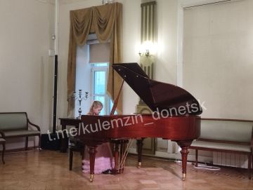 Алексей Кулемзин: Воспитанница фортепианного отделения Школы искусств № 3 Амалия Кирикова приняла участие в первом этапе Международного многожанрового конкурса, посвященного 200-летию со дня рождения Иоганна Штрауса в Москве