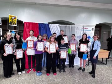 В Донецке транспортные полицейские подвели итоги конкурса детского рисунка «Профессия - дарить надежду»