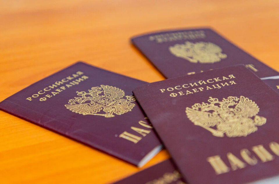 С начала года паспорта РФ получили более 8 тыс. жителей ЛНР