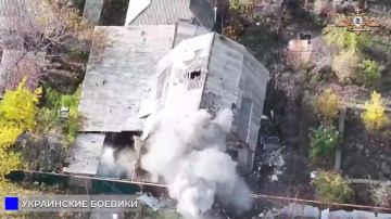 Операторы FPV-дронов 57 отдельной роты специального назначения 8 гвардейской общевойсковой армии в районах н.п. Новопавловка, Октябрьское и Родинское ликвидировали САУ AS-90 и группы личного состава ВСУ