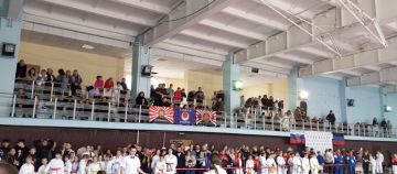 В субботу, 8 ноября, в Донецке прошёл Чемпионат Донецкой Народной Республики по всестилевому каратэ! Сотни спортсменов из нашей Республики, а также гости из Ростовской области боролись за награды!