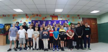 Сила и характер: в Мангуше прошла открытая тренировка по пауэрлифтингу для юных спортсменов