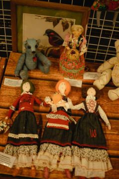 В Губкинском прошла благотворительная выставка-продажа «Золотые руки женщины»