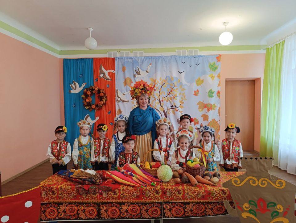 ОСЕННЕЕ ВОЛШЕБСТВО.... Цикл осенних праздников во всех возрастных группах ГКДОУ "Детский сад №8 г.о. Дебальцево" ДНР (заведующий Щербинина Л.В) продолжает осеннюю тематику интересных познавательных занятий, квестов, ...