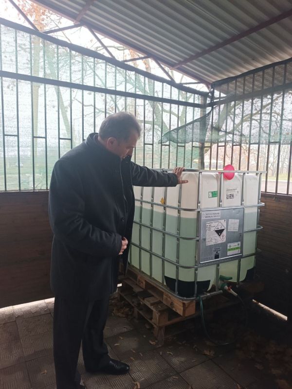 Таймураз Арсоев: По поручению Главы Республики Дениса Пушилина, проконтролировал подвоз воды в ранее установленную ёмкость в селе Кировское