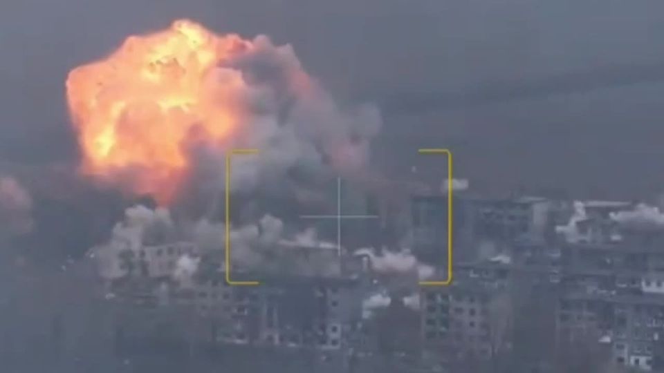 Мирноград под ударами корректируемых авиабомб