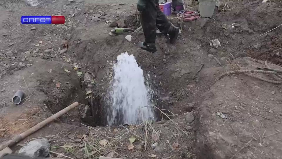 Николай Михайлов: Аварийная бригада от Забайкалья продолжает наводить порядок в коммунальном хозяйстве Старобешевского округа