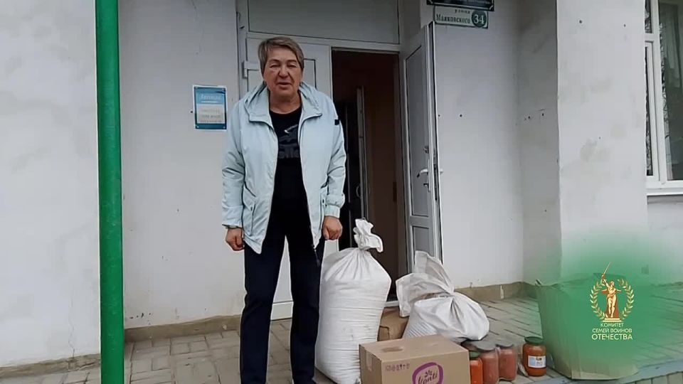 Продолжаем работу в отделении в городе Докучаевск: сейчас активно распределяем муку и другие продукты питания в детские сады