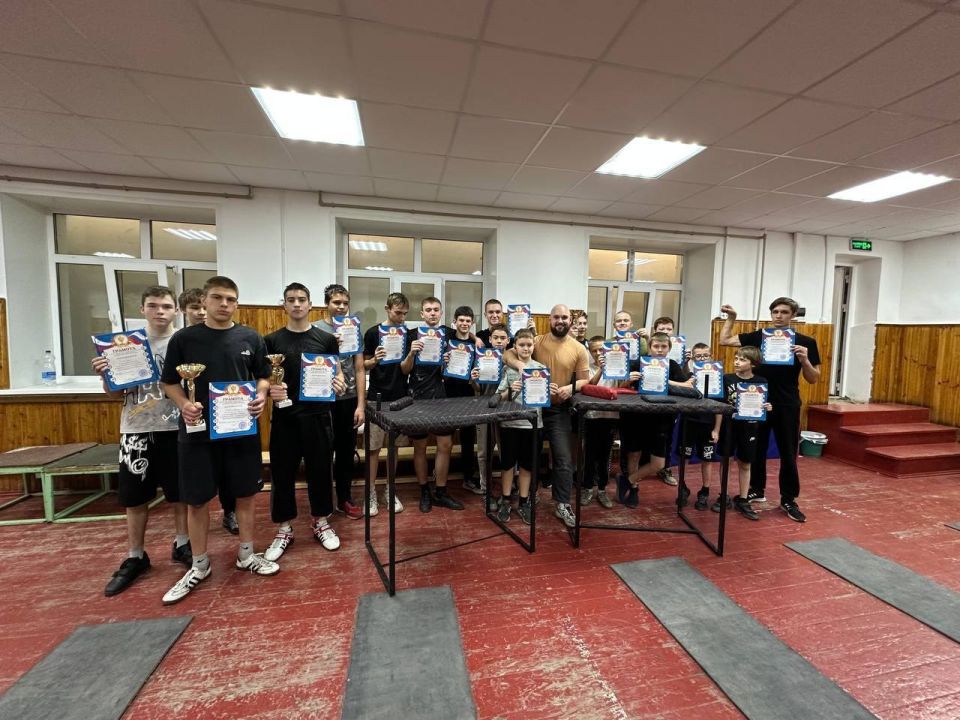 Турнир по армрестлингу, посвященный Дню народного единства!