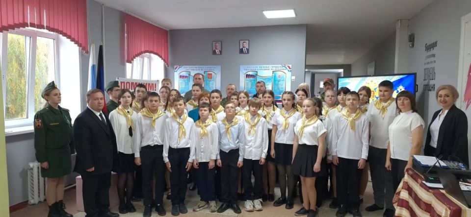 Учащиеся гвардейских классов СШ № 2 Шахтерского м.о. приняли присягу