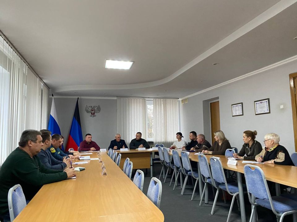 Евгений Поплавский: Провел аппаратное совещание с руководителями ведомств и представителями силовых структур
