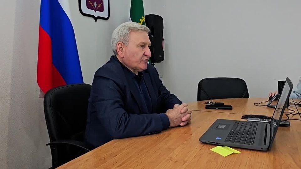 Николай Михайлов: Специалисты из Бурятии и Старобешевского округа обсудили планы ремонтно-восстановительных работ на 2026 год