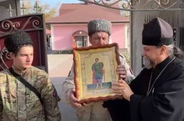 Чудом сохранилась под завалами дома: В Мариуполе освятили икону Георгия Победоносца, уцелевшую в боях за город