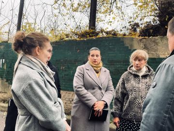 Председатель #Комитет_по_ЖКХ Анна Кондрыкинская провела сход граждан в Ворошиловском районе Донецка