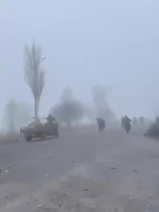 Подразделения российской армии вошли в город Покровск (Красноармейск) не так, как показывают в кино: не на танках, с грохотом и пылью