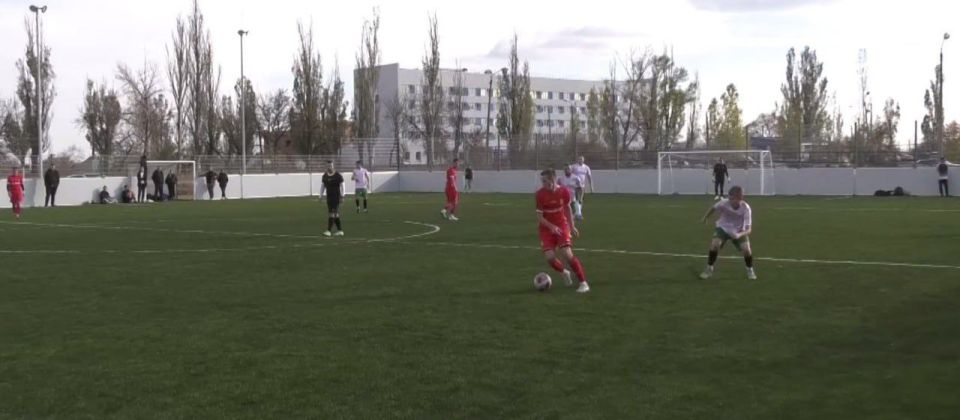 В ходе прямого эфира Глава ДНР Денис Пушилин сообщил, что в Донецкой Народной Республике продолжат расширять сеть спортивных объектов, уделяя особое внимание восстановлению и строительству физкультурно-оздоровительных...