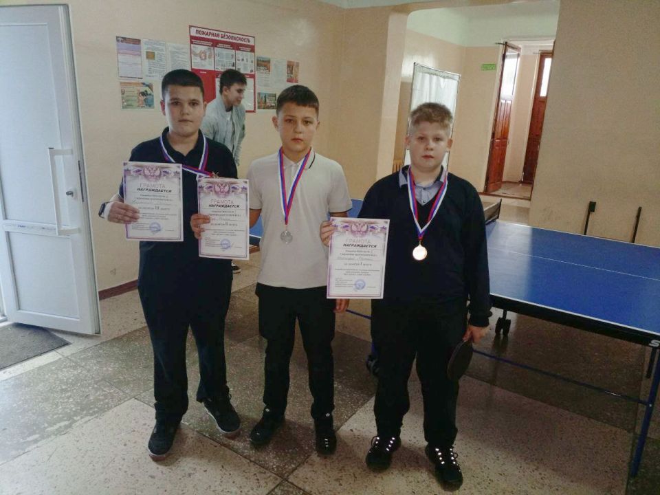 В Ждановке прошли городские соревнования по настольному теннису