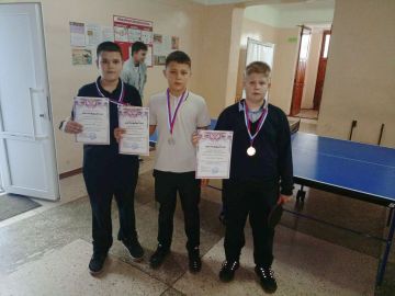 В Ждановке прошли городские соревнования по настольному теннису