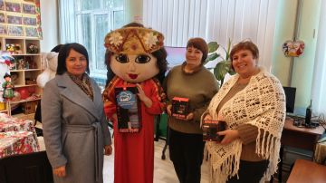 Заместитель главы администрации Волновахского муниципального округа и координатор Женского движения «Единой России» Елена Снисаренко провела встречу с коллективами МБУ "Степнянский дом культуры" и ГБОУ "Степнянская школа...