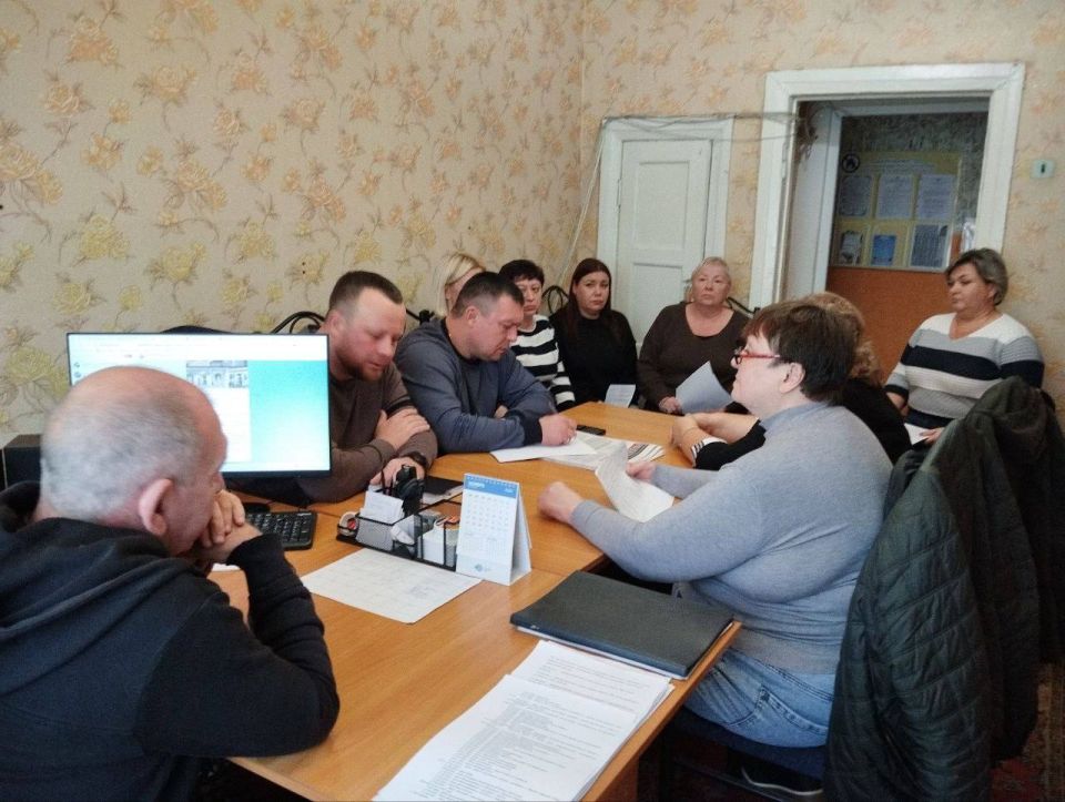 Сегодня заместители главы Администрации муниципального образования городского округа Харцызск Виталий Легчилин и Александр Костюченко, а также управляющий делами администрации муниципального образования Александр Бабанов...