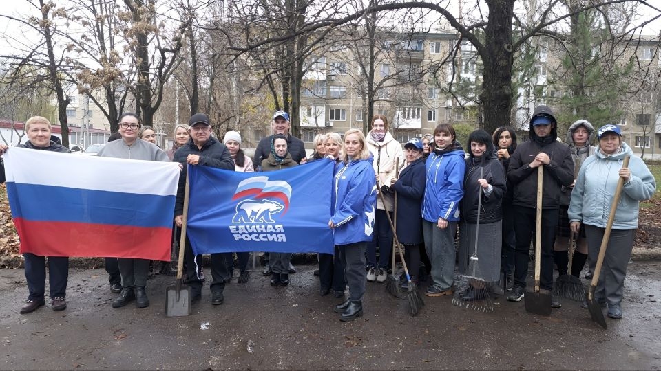 Наталья Бегуненко: Сегодня, 13 ноября, на территории Петровского района в рамках проекта «Чистая страна» партии «Единая Россия» прошло мероприятие направленное на улучшение состояния окружающей среды