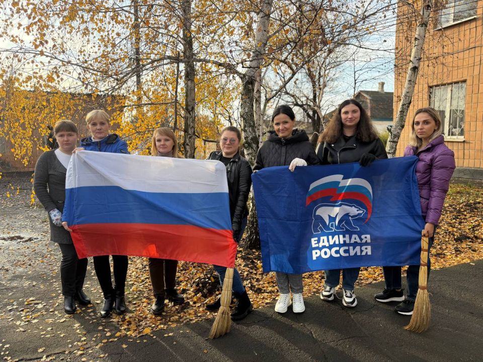 Традиционная акция «Чистый четверг» вновь помогает дворовым территориям выглядеть более ухоженными и аккуратными