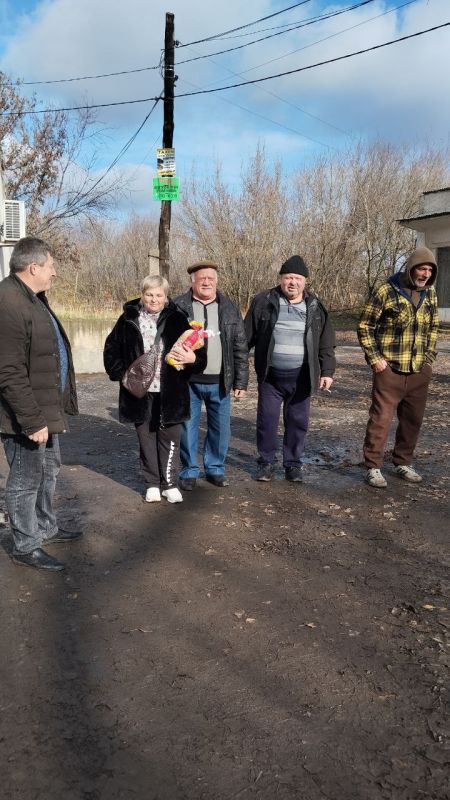 Начальник Белояровского территориального отдела Анатолий Курнышов провел встречу с жителями поселка Нижнекрынское