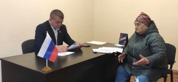 Юрий Атаманов: ПРИЁМ ГРАЖДАН. Сегодня провёл приём граждан в Донецком городском совете