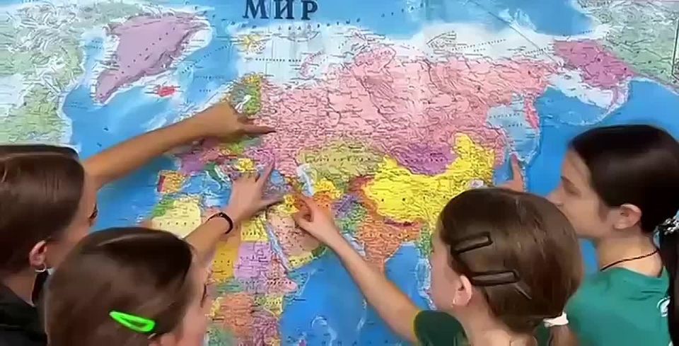 Шахтерские теннисисты подготовили видео о первых днях приключения на Сахалине