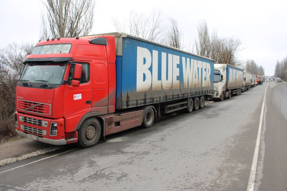 Иван Приходько: Во время рабочего визита в Горловку Губернатор Тульской области Дмитрий Вячеславович Миляев побывал в музейной комнате «Солнечный круг», экспозиция которой посвящена преступлениям украинских нацистов против...