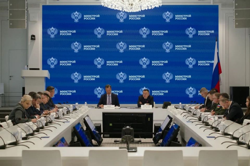 Глава Минстроя России Ирек Файзуллин провел совещание по вопросам водоснабжения ДНР и развития водовода «Река Дон – канал Северский Донец – Донбасс»