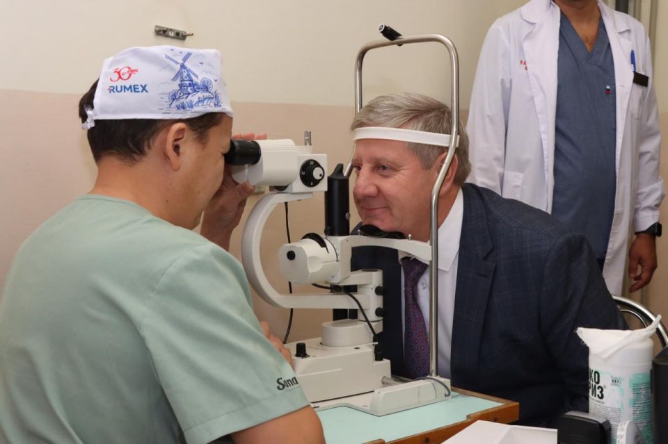 Жители Докучаевска поблагодарили главу Якутии за организацию медицинской помощи