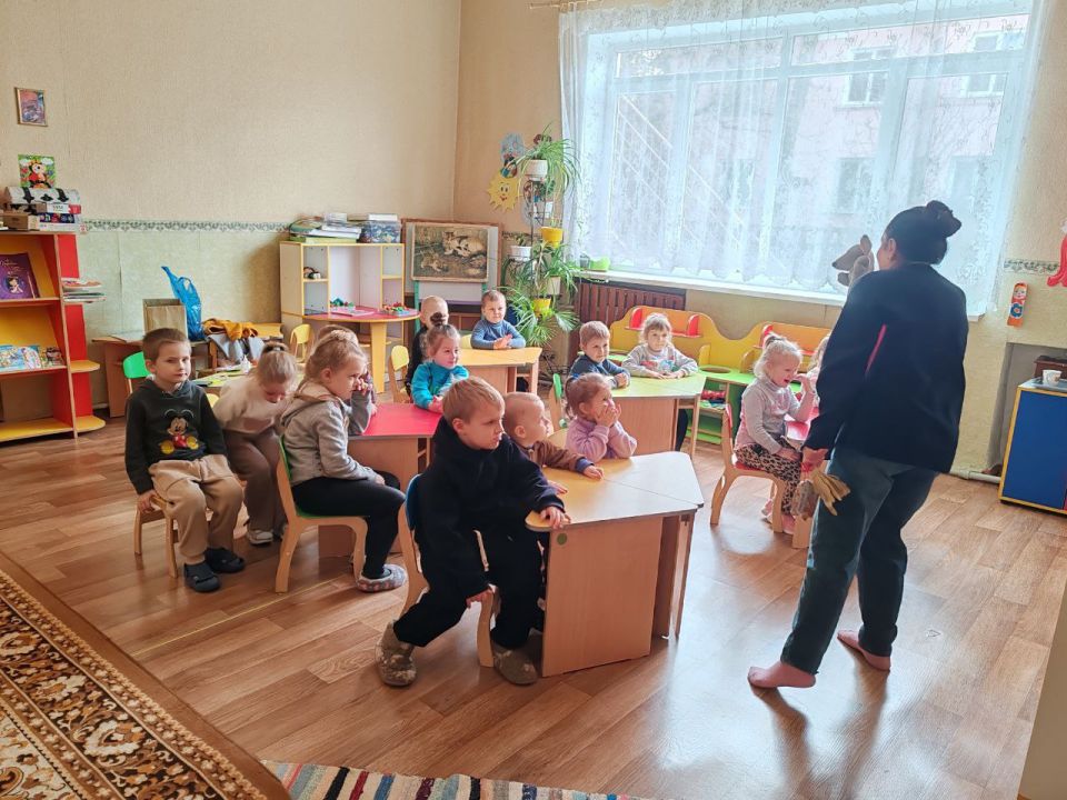 В рамках партийного проекта «Культура малой Родины» коллектив Мироновской поселковой библиотеки провёл для маленьких жителей посёлка, ребят детского сада «Теремок», творческий час «Мой любимый книжный герой»