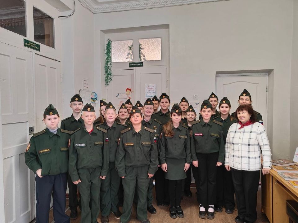 Книжные открытия в школьной библиотеке Ждановки