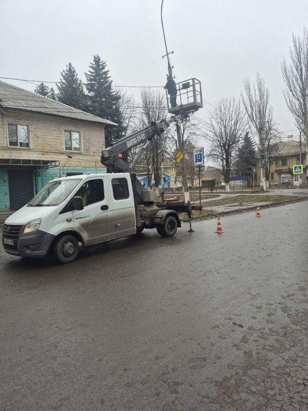 Александр Шатов: В Шахтерске провели ремонтно-восстановительные работы на линиях наружного освещения