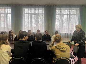 В ГБОУ "Школа №3 г.о. Дебальцево" состоялось мероприятие, направленное на формирование предпринимательского мышления у школьников - "Азы предпринимательства"