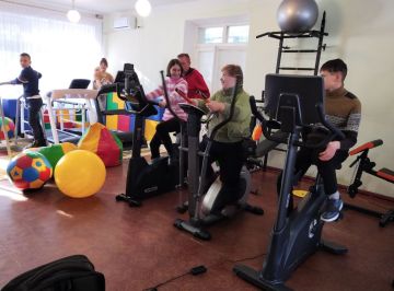 7 ноября 2025 года в ГБУ ЦСРИДИ г. Дебальцево прошло спортивное мероприятие под названием «День осеннего здоровья»