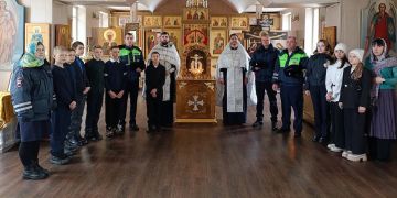 В Зиме сотрудники Госавтоинспекции приняли участие в акции, посвященной Дню памяти жертв ДТП