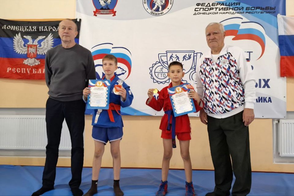 Александр Шатов: В Шахтерске прошел детский турнир по самбо «Золотая осень»