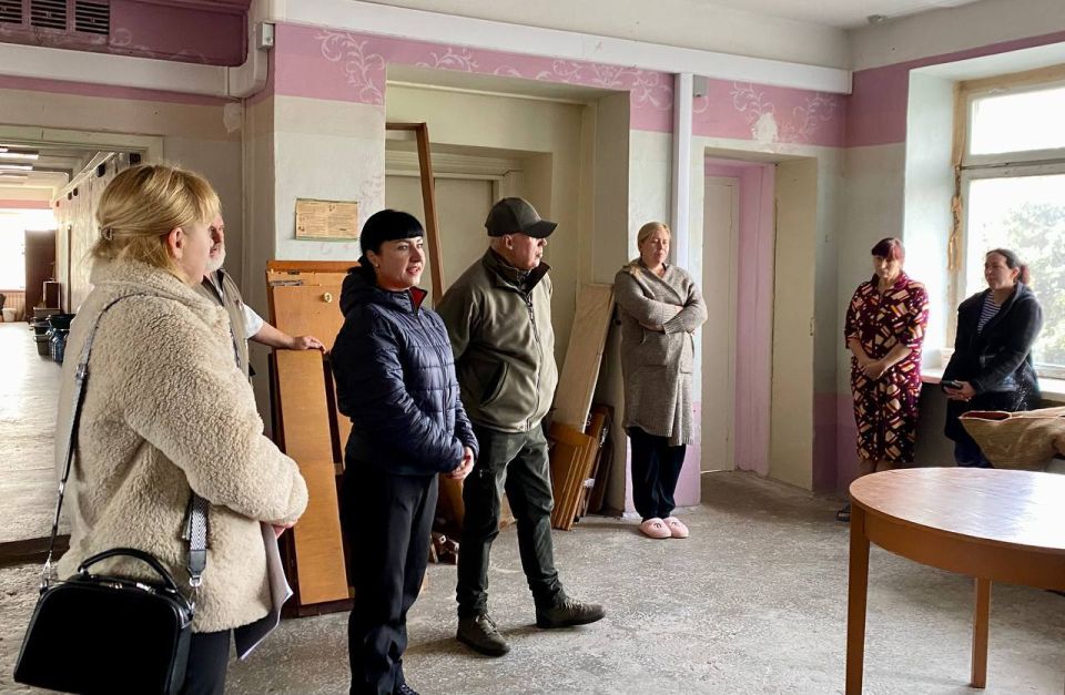 Евгений Поплавский: Сегодня вместе со своим заместителем Юлией Михайленко посетили два пункта временного размещения в Харцызске, где находятся люди, эвакуированные с освобожденных территорий