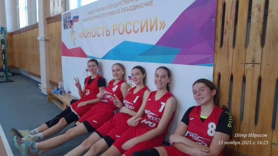 15 ноября в спортивном зале УОР им.С.Бубки, в г.Донецке проводился очередной тур Детско-юношеской баскетбольной лиги (ДЮБЛ)