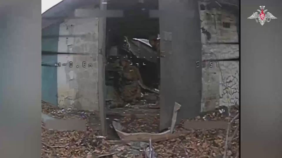 Кадры работы операторов ВС РФ по личному составу ВСУ в Мирнограде