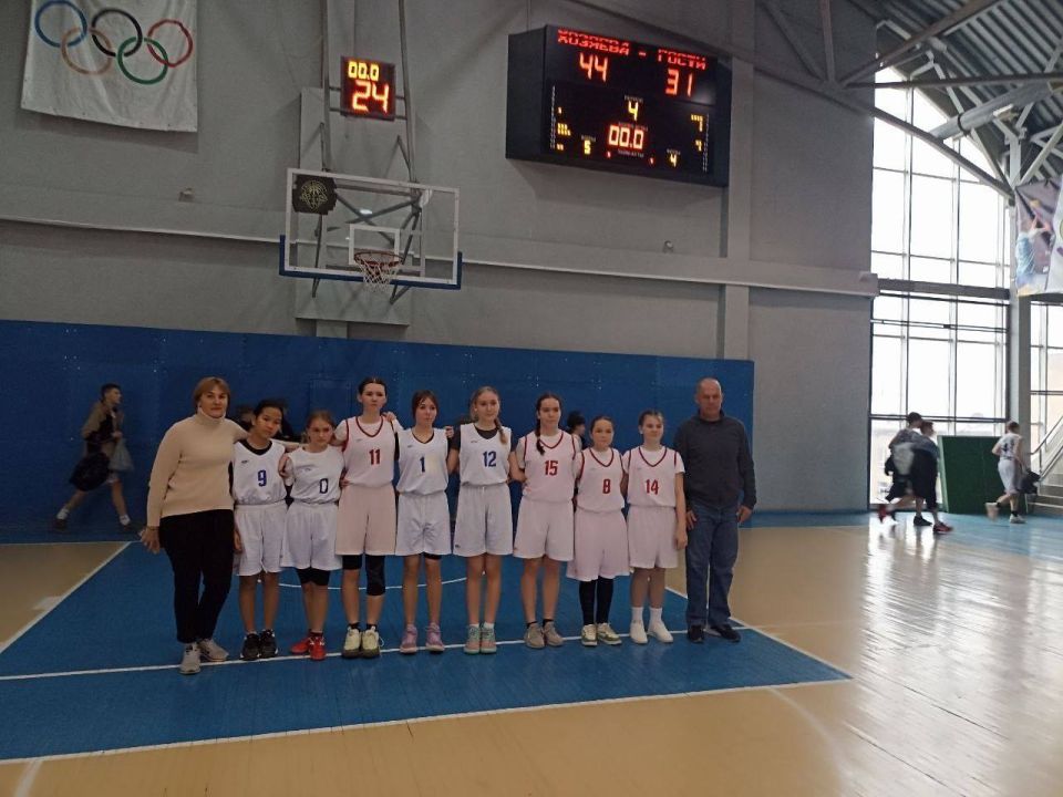 16 ноября в спортивном зале ДонНуэт продолжается ДЮБЛ