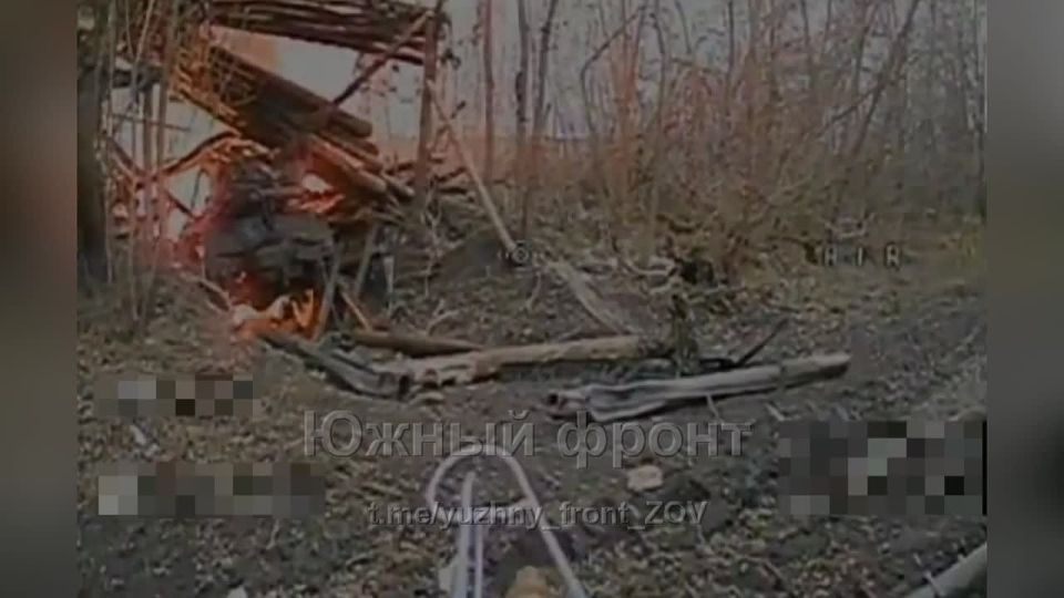 Уничтожение РСЗО БМ-21 "Град" ВСУ ударами FPV-дронов на Северском направлении