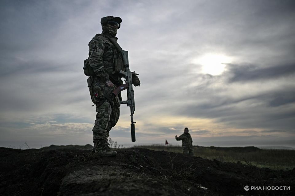 ВС России продолжают зачистку населенного пункта Ровное в ДНР